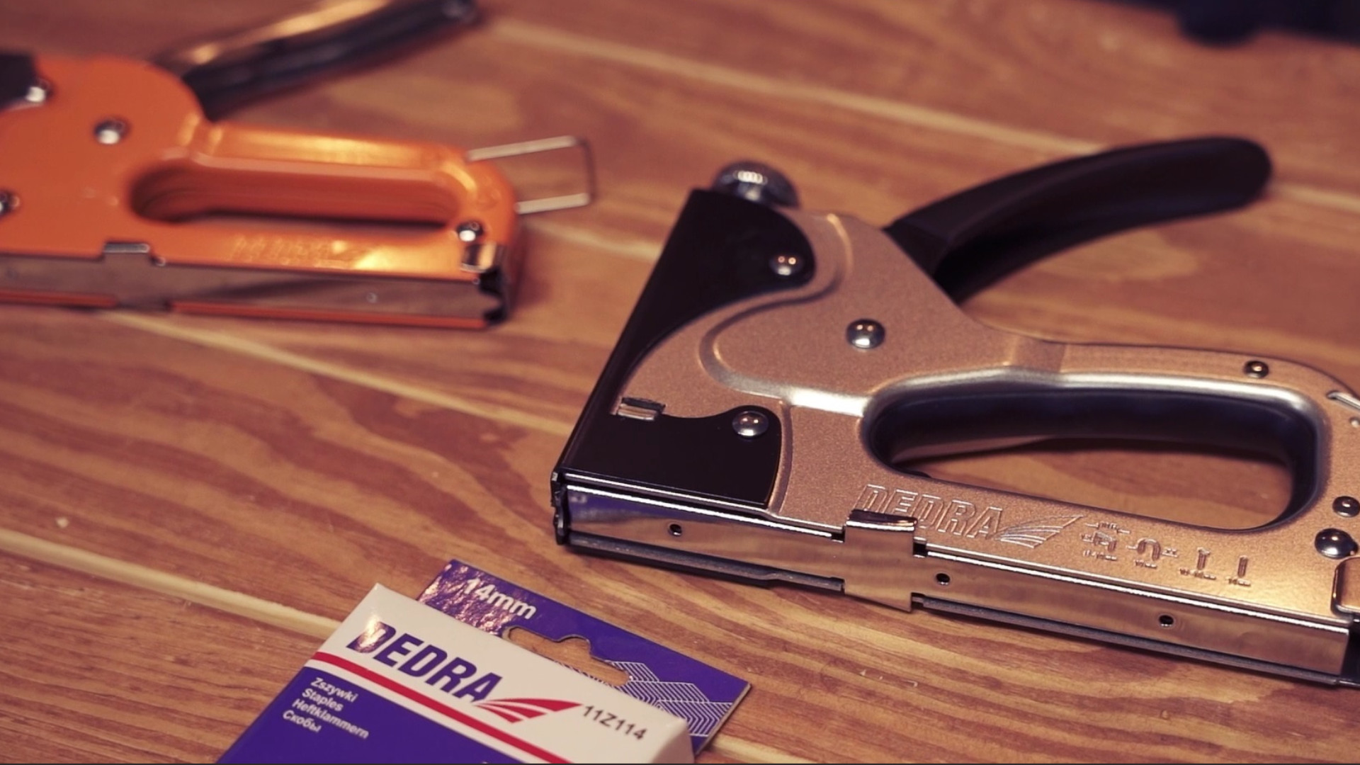 Jakie narzędzia będą potrzebne do renowacji mebli?